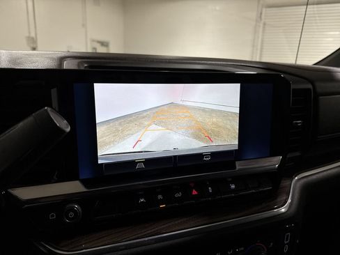 Used 2023 Chevrolet Silverado 1500 LT AWD/4WD image 16