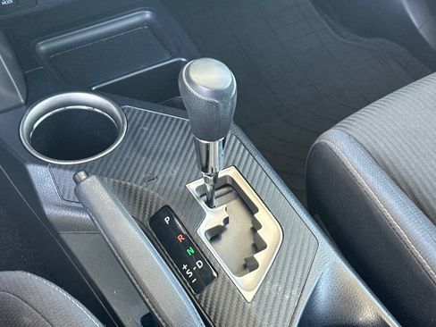Used 2013 Toyota RAV4 XLE AWD/4WD image 24