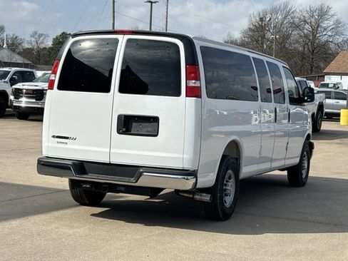 New 2025 Chevrolet Express 3500 LS image 3