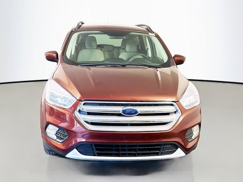 Used 2018 Ford Escape SE FWD image 2