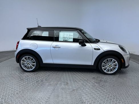Used 2024 MINI Cooper SE FWD image 10