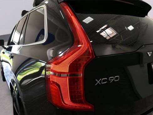Used 2018 Volvo XC90 T6 R-Design w/ Convenience Package AWD/4WD image 35