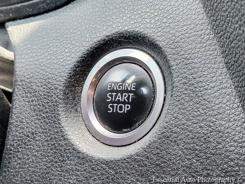 Used 2020 Toyota Corolla SE w/ SE Premium Package FWD image 19