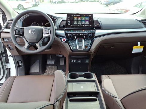 New 2026 Honda Odyssey Touring image 12