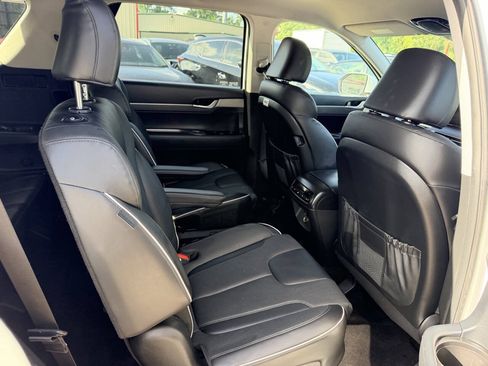 Used 2024 Hyundai Palisade SEL FWD image 19