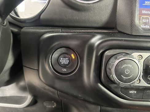 Used 2021 Jeep Wrangler Unlimited Sahara w/ Cold Weather Group image 20