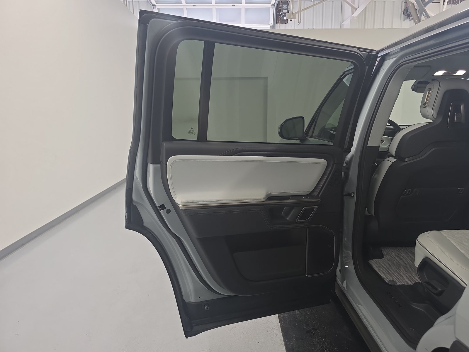 Used 2023 Rivian R1S Adventure Quad AWD/4WD image 17
