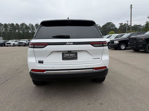 Certified 2023 Jeep Grand Cherokee Limited w/ Luxury Tech Group II AWD/4WD image 5