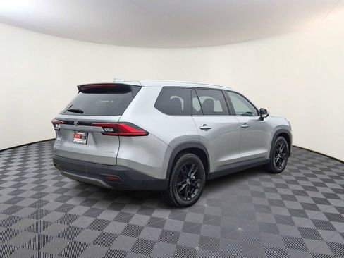 Used 2024 Toyota Grand Highlander Limited image 6