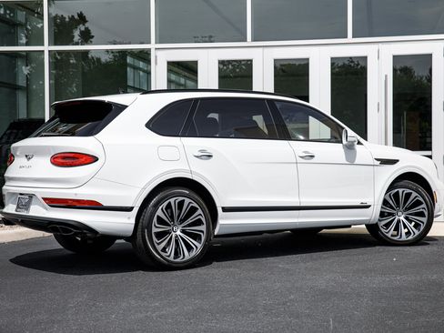 Certified 2023 Bentley Bentayga Extended Wheelbase AWD/4WD image 3