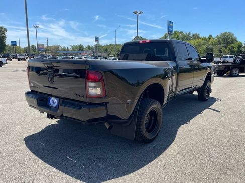 Used 2024 RAM 3500 Big Horn w/ Night Edition AWD/4WD image 6