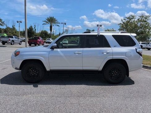 Certified 2022 Toyota 4Runner SR5 Premium w/ Moonroof Package RWD image 7