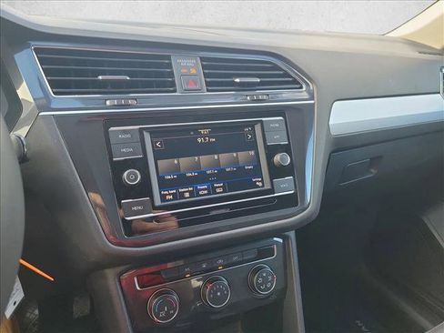 Used 2021 Volkswagen Tiguan S image 20