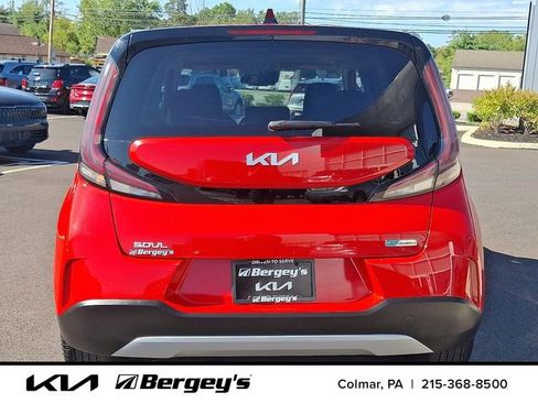 Used 2023 Kia Soul EX image 6