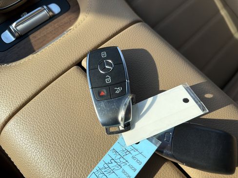 Used 2024 Mercedes-Benz GLS 450 4MATIC image 38