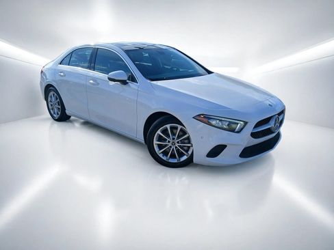 Used 2021 Mercedes-Benz A 220 image 1