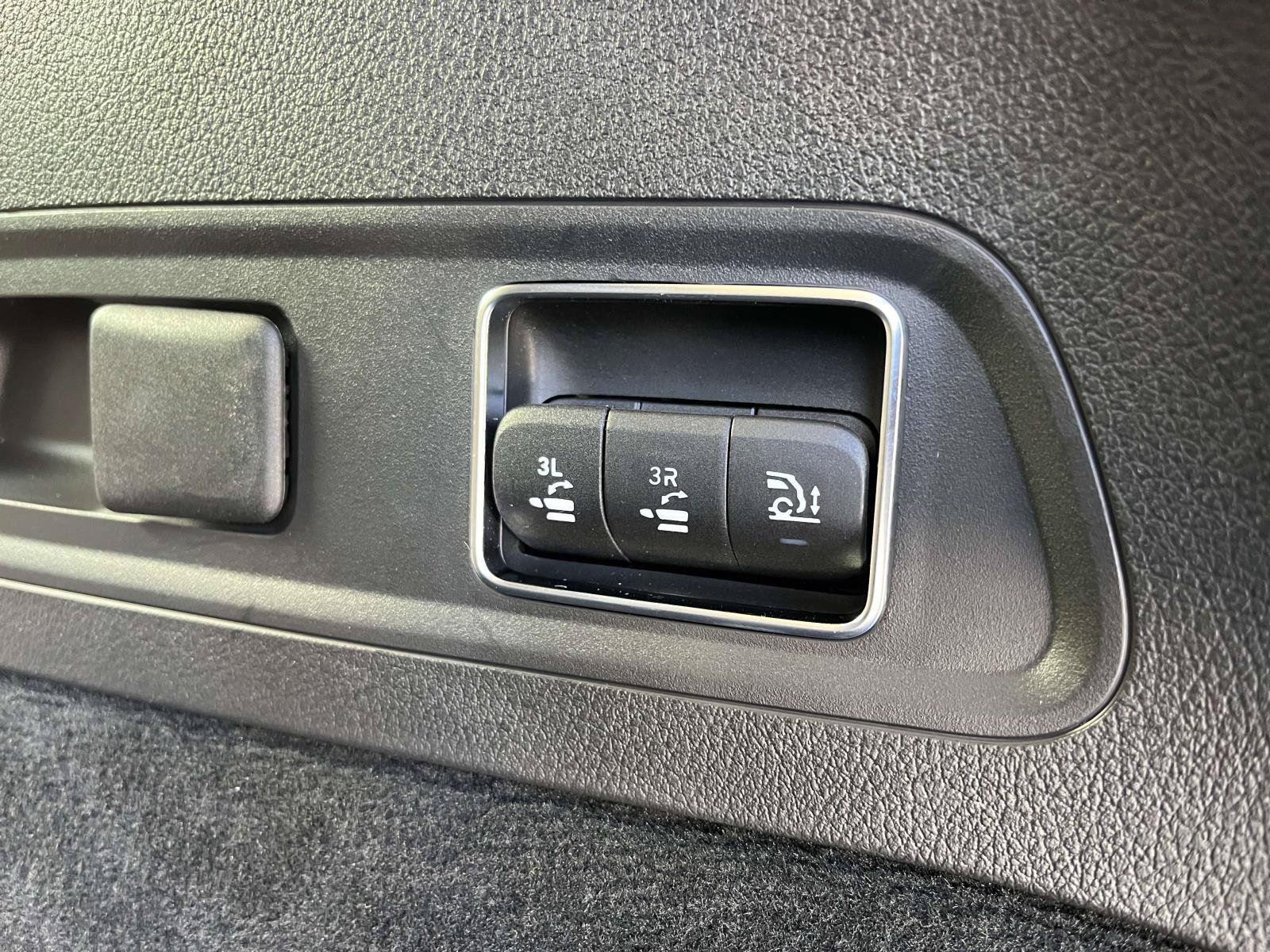 New 2027 Mercedes-Benz GLS 450 4MATIC image 12