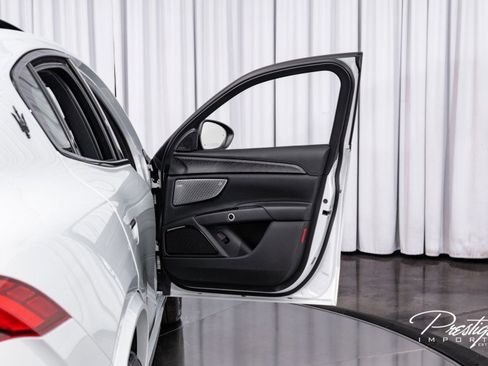 Used 2023 Maserati Grecale Modena image 39