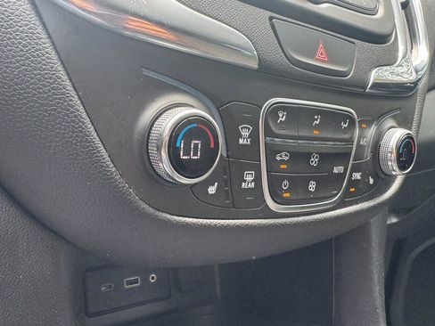 Used 2019 Chevrolet Equinox LT AWD/4WD image 23