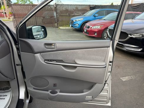Used 2008 Toyota Sienna CE FWD image 14