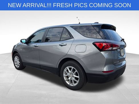 Used 2024 Chevrolet Equinox LS w/ LS Convenience Package FWD image 5