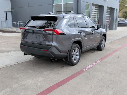 Used 2025 Toyota RAV4 XLE w/ Convenience Package image 10