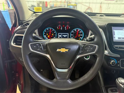 Used 2018 Chevrolet Equinox LT image 9