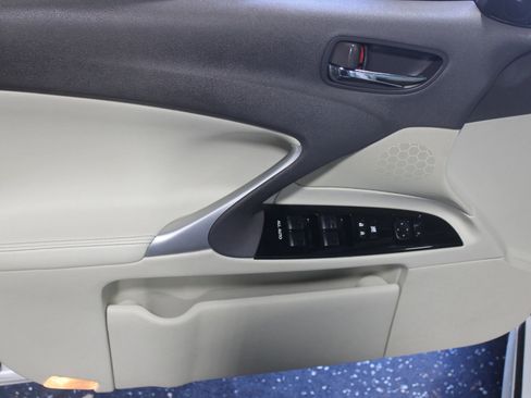 Used 2013 Lexus IS 250 RWD image 7