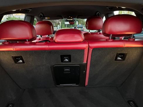 Used 2018 Maserati Levante image 41