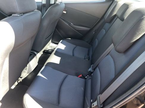 Used 2019 Toyota Yaris LE FWD image 18