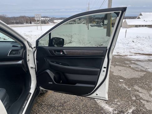 Used 2017 Subaru Outback 2.5i Limited image 36