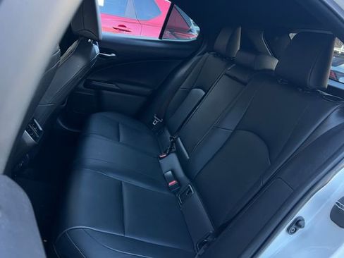 Used 2020 Lexus UX 200 image 19