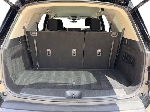Used 2025 Nissan Pathfinder SV FWD image 18