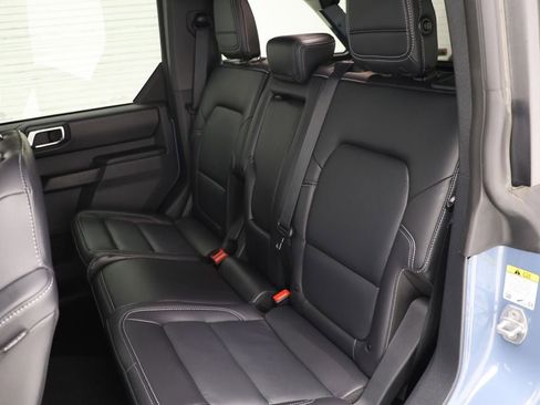 Used 2025 Ford Bronco Outer Banks image 12