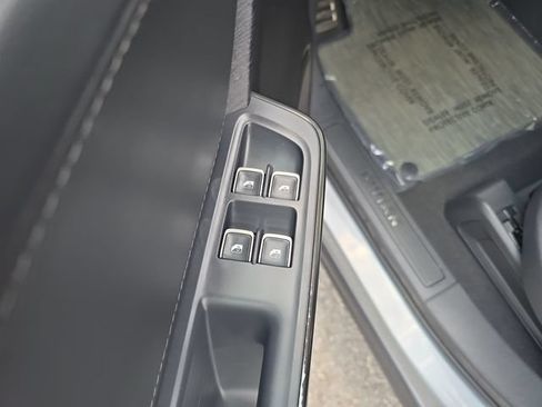 Used 2024 Rivian R1S Adventure AWD/4WD image 17