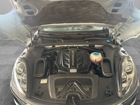 Used 2017 Porsche Macan S image 9