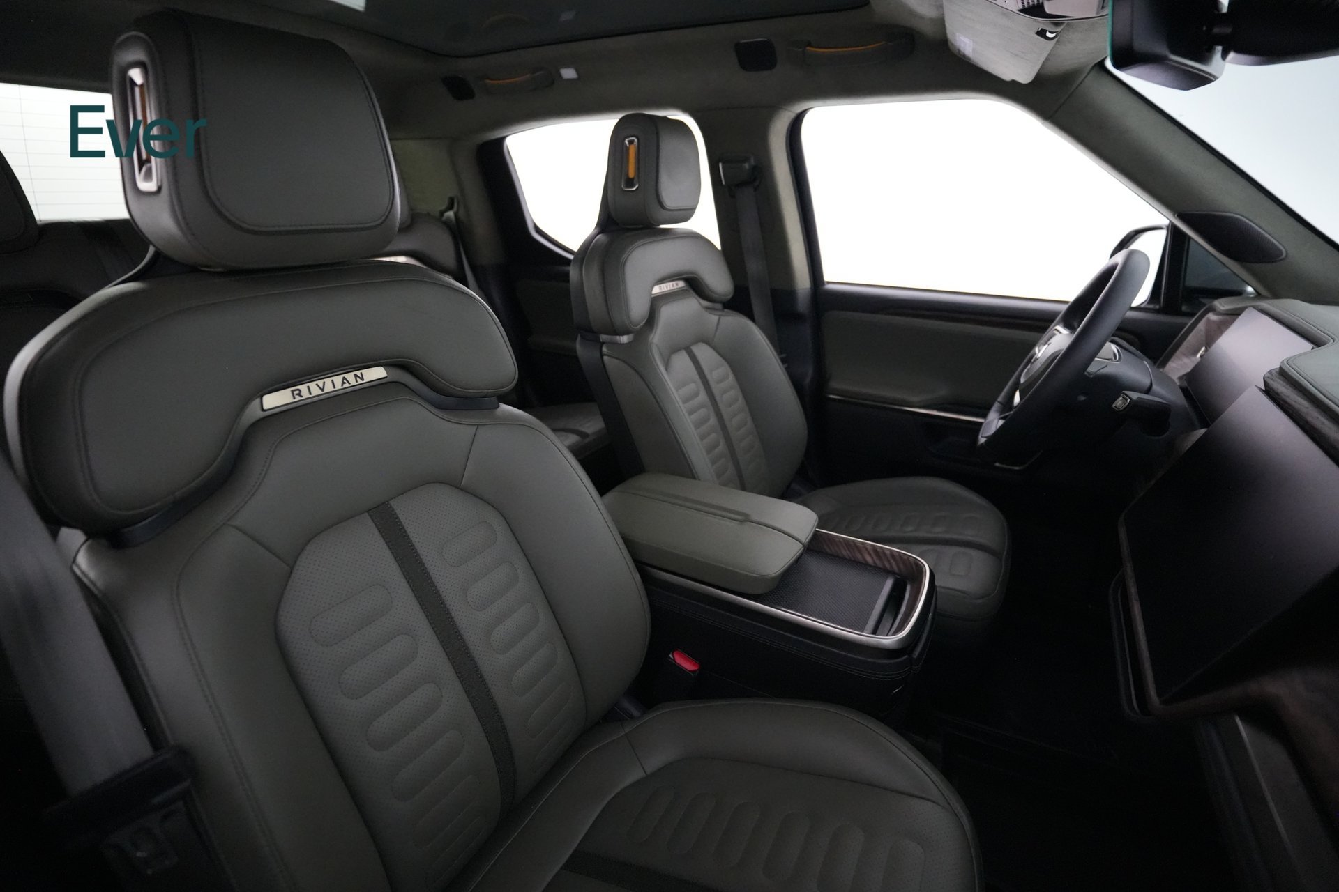 Used 2022 Rivian R1T Adventure AWD/4WD image 23