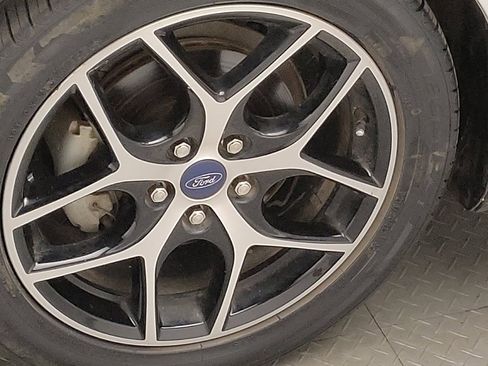 Used 2017 Ford Focus SEL FWD image 31