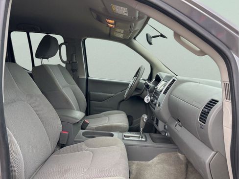 Used 2017 Nissan Frontier SV image 31