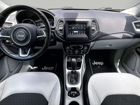 Used 2019 Jeep Compass Latitude FWD image 14