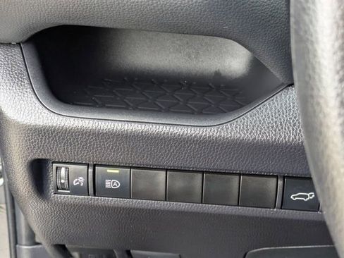 Used 2025 Toyota RAV4 XLE image 22