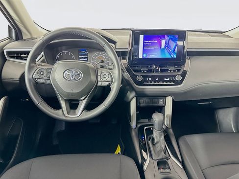 Certified 2025 Toyota Corolla Cross LE image 22