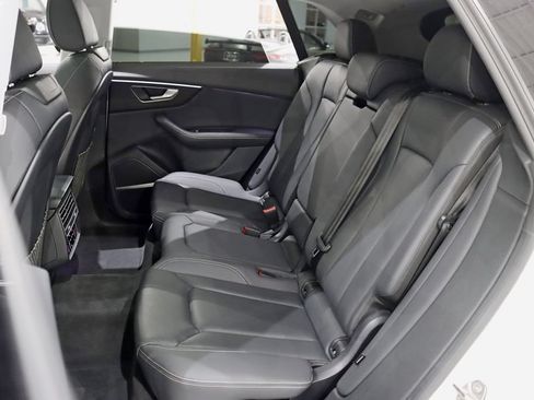 Used 2023 Audi Q8 Premium Plus w/ Premium Plus Package AWD/4WD image 30