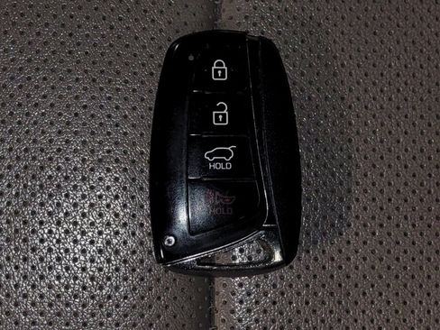 Used 2018 Hyundai Santa Fe Sport FWD image 32