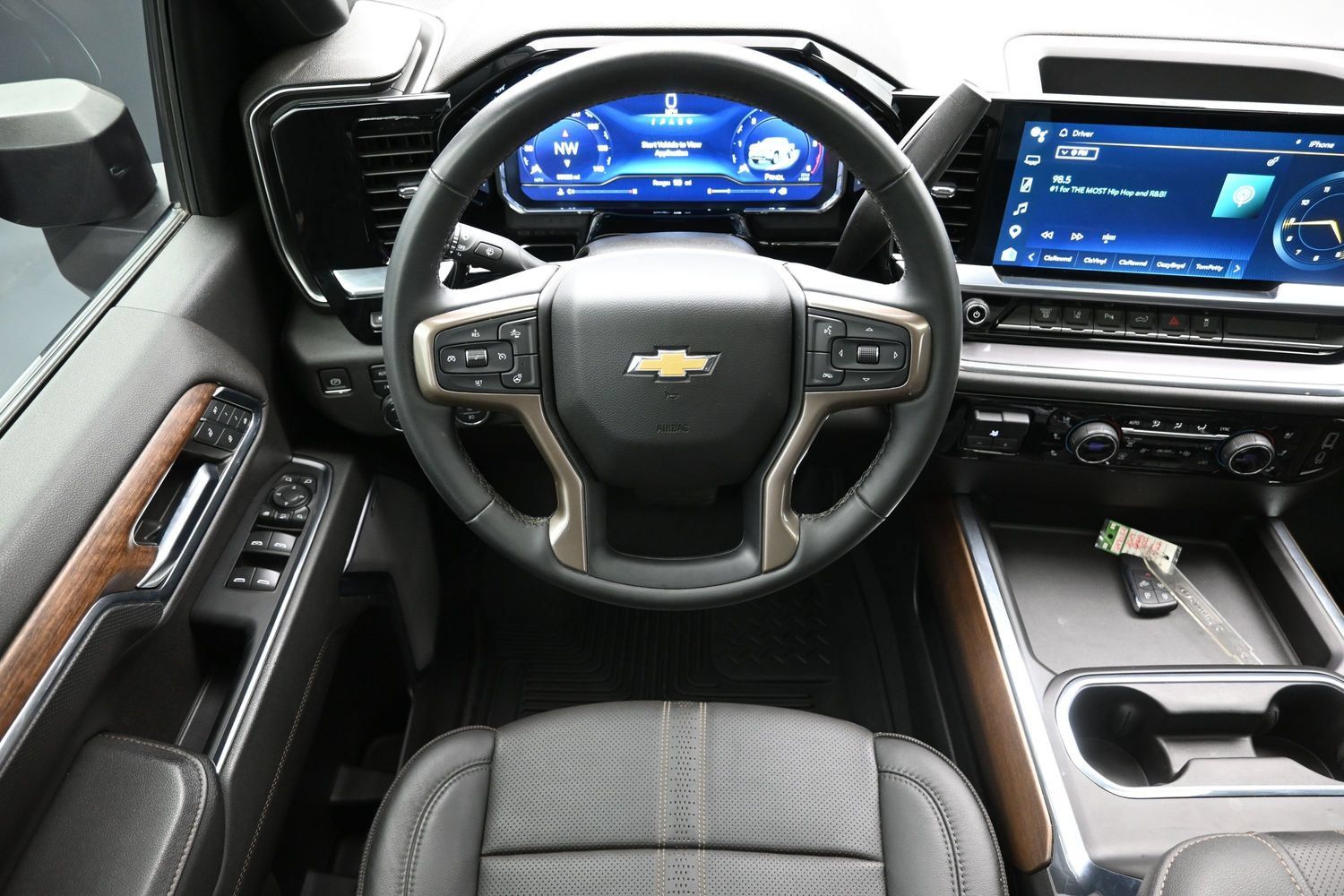 Used 2024 Chevrolet Silverado 3500 High Country w/ High Country Premium Package AWD/4WD image 26