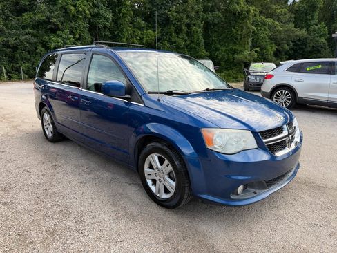 Used 2011 Dodge Grand Caravan Crew FWD image 7