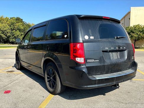 Used 2019 Dodge Grand Caravan GT image 4