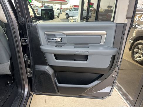 Used 2020 RAM 1500 Classic SLT AWD/4WD image 11
