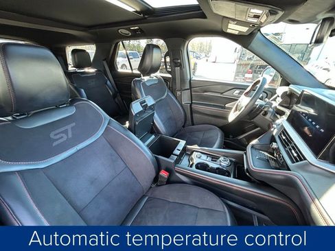 Used 2025 Ford Explorer ST image 28