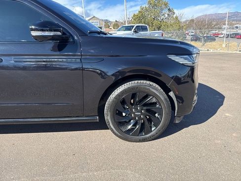 Certified 2025 Lincoln Navigator L Reserve w/ Jet Appearance Package AWD/4WD image 28
